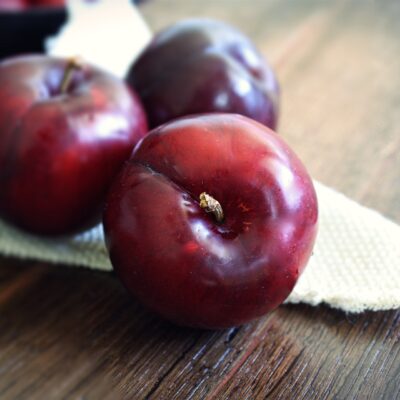 Ciruela con Elegancia